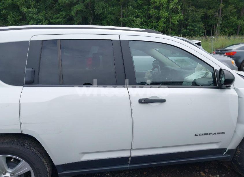 Photo 13 of 2014 Jeep Compass SPORT (VIN 1C4NJCBB5ED624248)