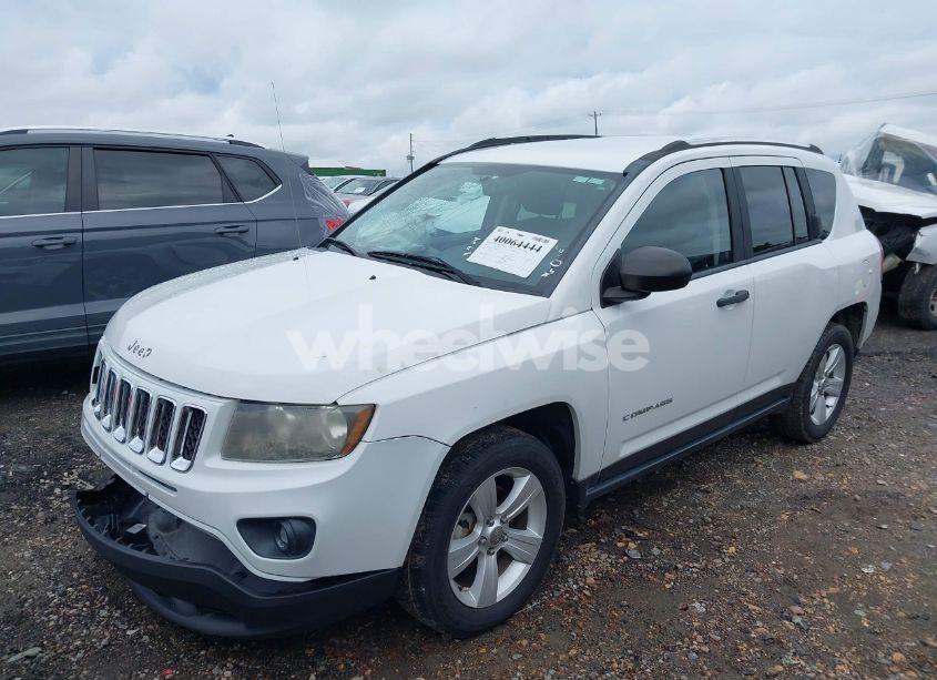 Photo 2 of 2014 Jeep Compass SPORT (VIN 1C4NJCBB5ED624248)