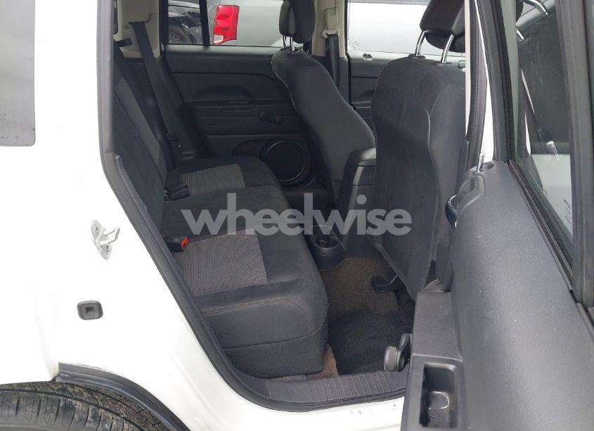 Photo 8 of 2014 Jeep Compass SPORT (VIN 1C4NJCBB5ED624248)