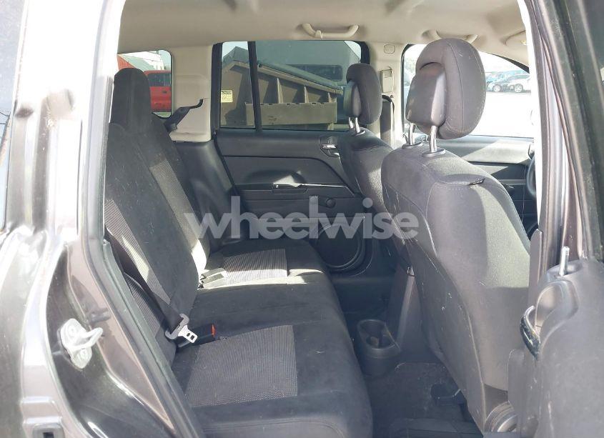 Photo 8 of 2014 Jeep Compass SPORT (VIN 1C4NJCBB5ED730151)