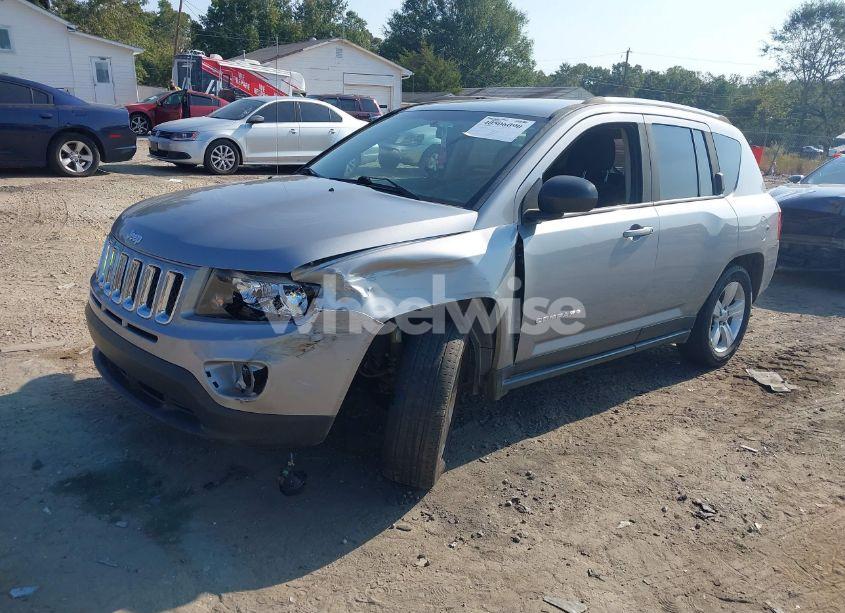 Photo 2 of 2015 Jeep Compass SPORT (VIN 1C4NJCBB5FD110725)