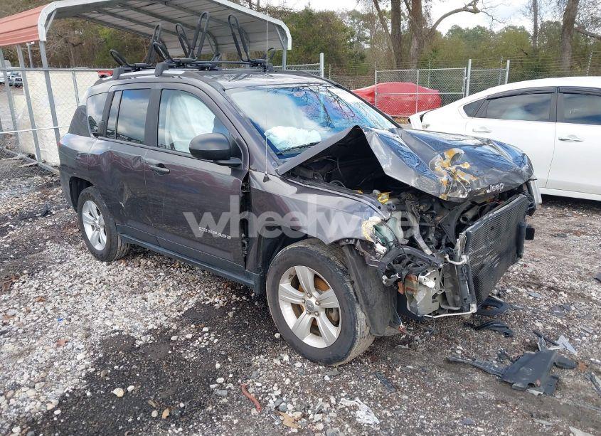 2015 Jeep Compass SPORT (VIN 1C4NJCBB5FD362054) main photo