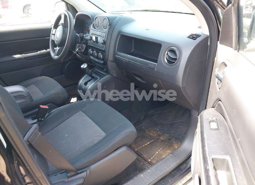 Photo 5 of 2013 Jeep Compass SPORT (VIN 1C4NJCBB6DD102369)