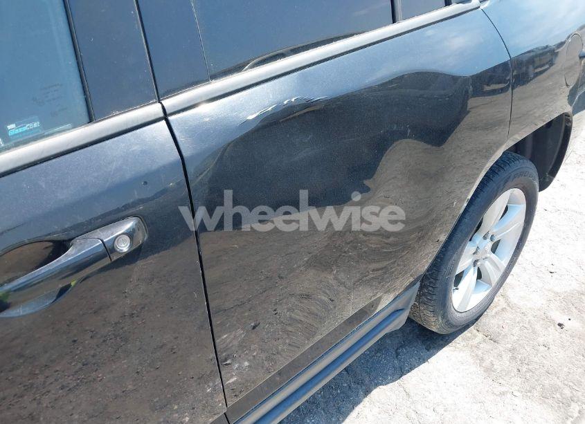 Photo 6 of 2013 Jeep Compass SPORT (VIN 1C4NJCBB6DD102369)