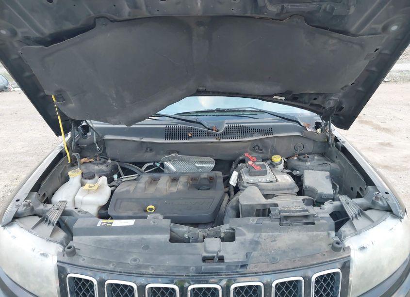 Photo 10 of 2014 Jeep Compass SPORT (VIN 1C4NJCBB6ED819419)