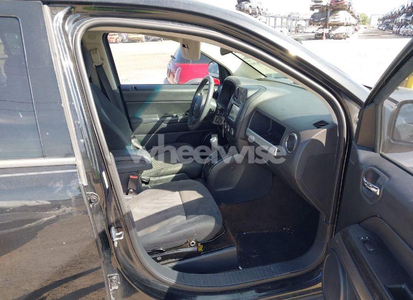 Photo 5 of 2014 Jeep Compass SPORT (VIN 1C4NJCBB6ED889535)