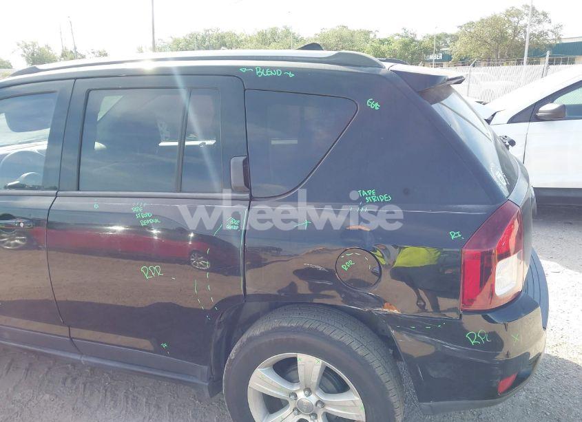 Photo 6 of 2014 Jeep Compass SPORT (VIN 1C4NJCBB6ED889535)