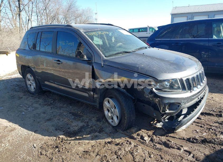 2017 Jeep Compass SPORT FWD (VIN 1C4NJCBB6HD132168) main photo
