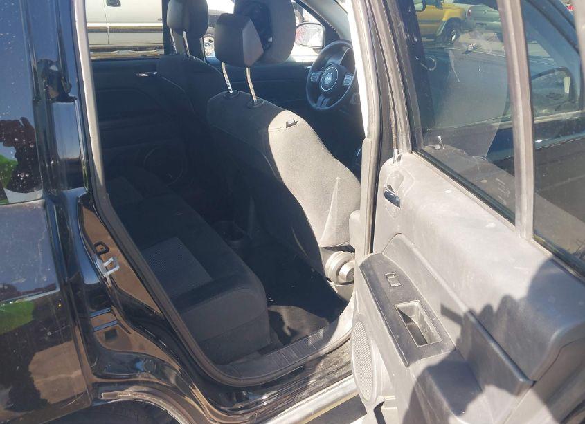 Photo 8 of 2013 Jeep Compass SPORT (VIN 1C4NJCBB7DD102526)