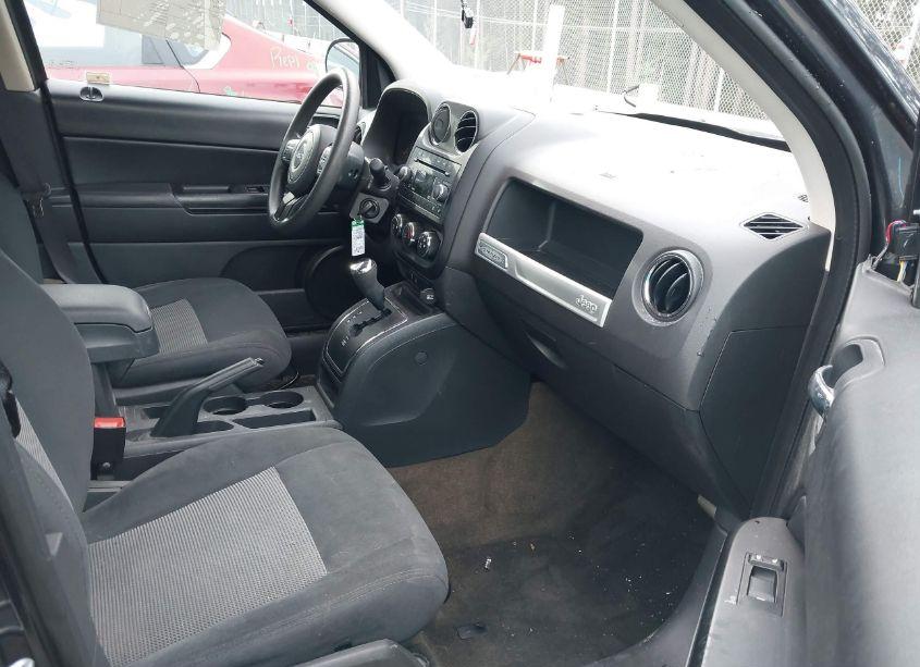 Photo 5 of 2014 Jeep Compass SPORT (VIN 1C4NJCBB8ED890024)