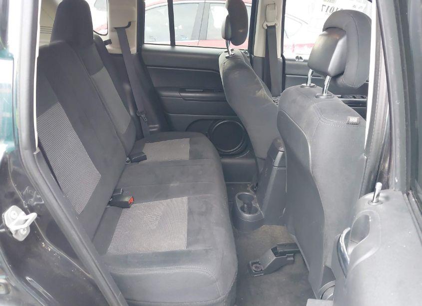 Photo 8 of 2014 Jeep Compass SPORT (VIN 1C4NJCBB8ED890024)