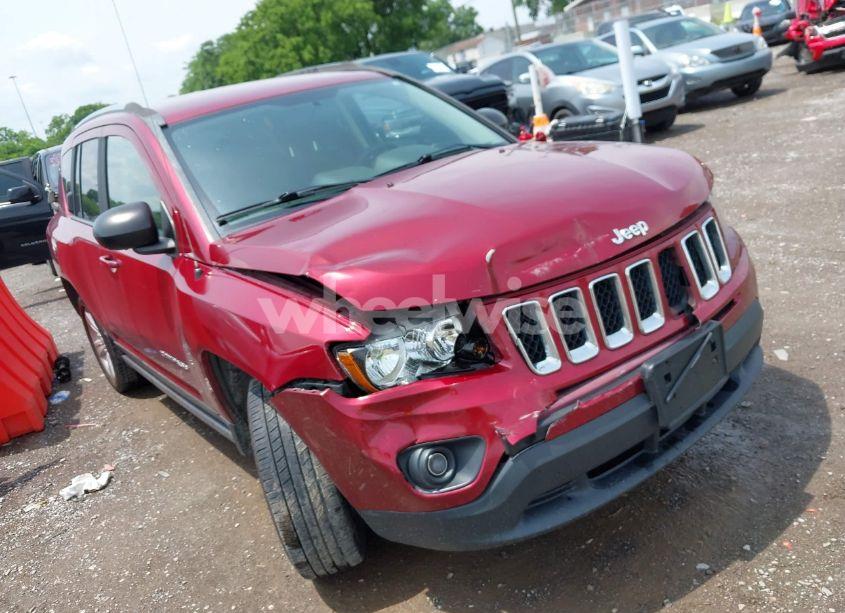 2015 Jeep Compass SPORT (VIN 1C4NJCBB8FD152600) main photo
