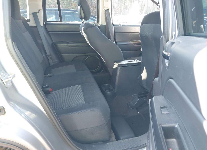 Photo 8 of 2014 Jeep Compass SPORT (VIN 1C4NJCBB9ED754551)