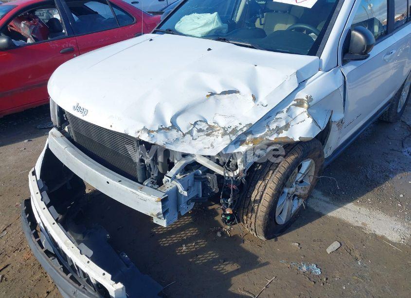 Photo 6 of 2014 Jeep Compass SPORT (VIN 1C4NJCBB9ED869814)