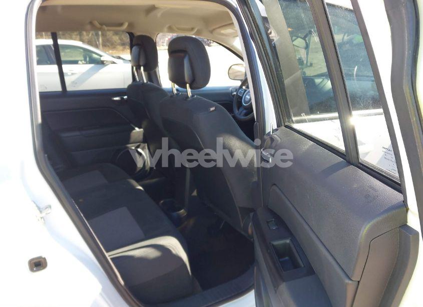 Photo 8 of 2014 Jeep Compass SPORT (VIN 1C4NJCBBXED794203)