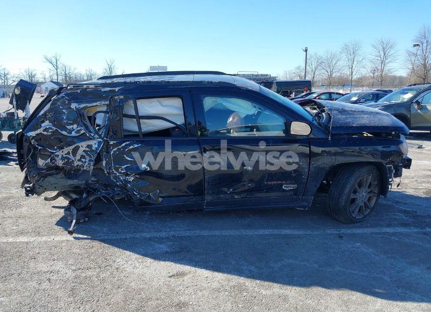 Photo 13 of 2017 Jeep Compass 75TH ANNIVERSARY EDITION FWD (VIN 1C4NJCBBXHD186444)