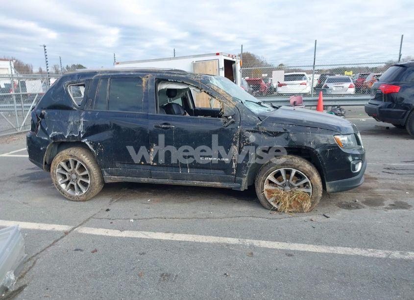 Photo 13 of 2015 Jeep Compass LIMITED (VIN 1C4NJCCB0FD371372)