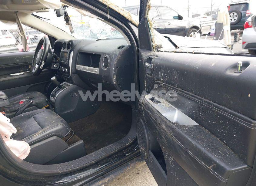 Photo 5 of 2015 Jeep Compass LIMITED (VIN 1C4NJCCB0FD371372)