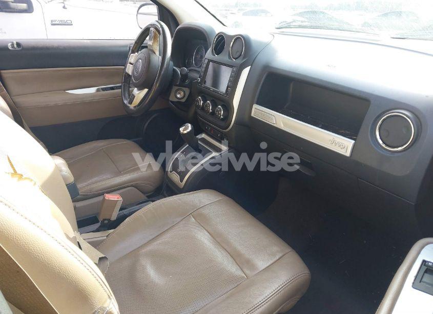 Photo 5 of 2014 Jeep Compass LIMITED (VIN 1C4NJCCB5EB631229)