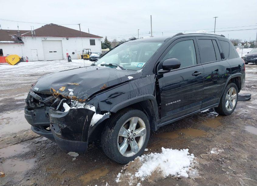 Photo 2 of 2014 Jeep Compass LIMITED (VIN 1C4NJCCB5ED515304)