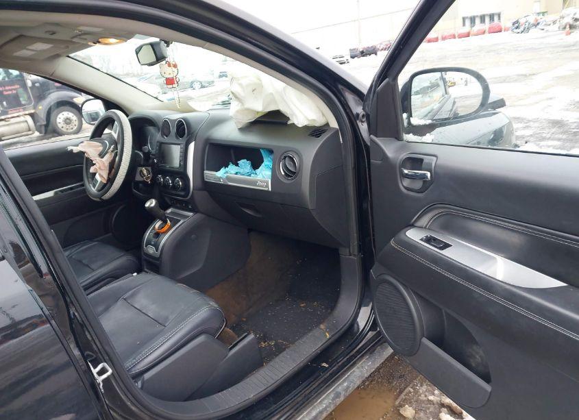 Photo 5 of 2014 Jeep Compass LIMITED (VIN 1C4NJCCB5ED515304)