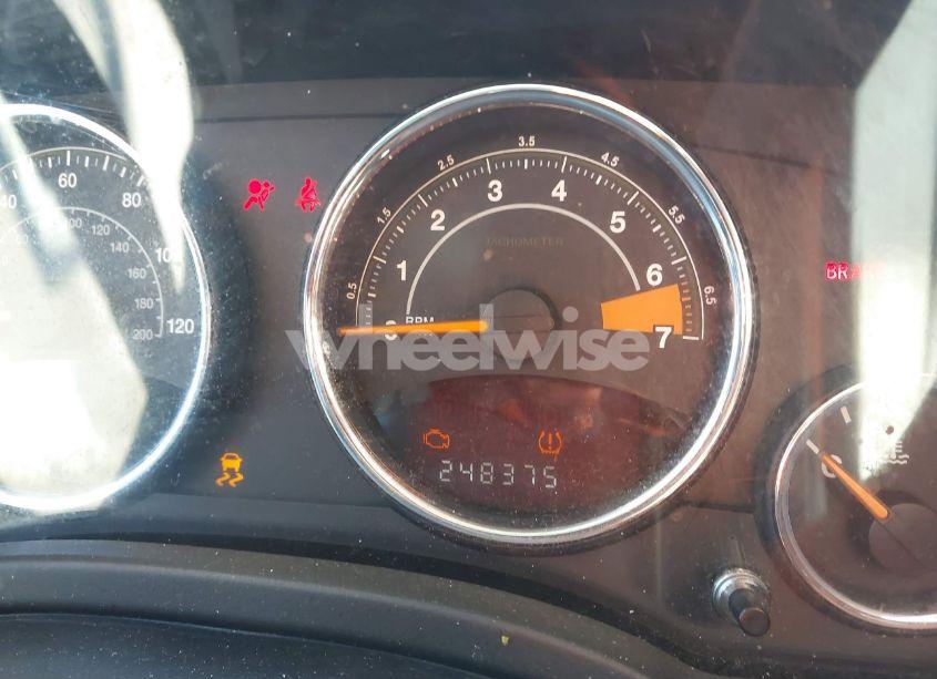 Photo 7 of 2014 Jeep Compass LATITUDE (VIN 1C4NJCEA0ED522701)