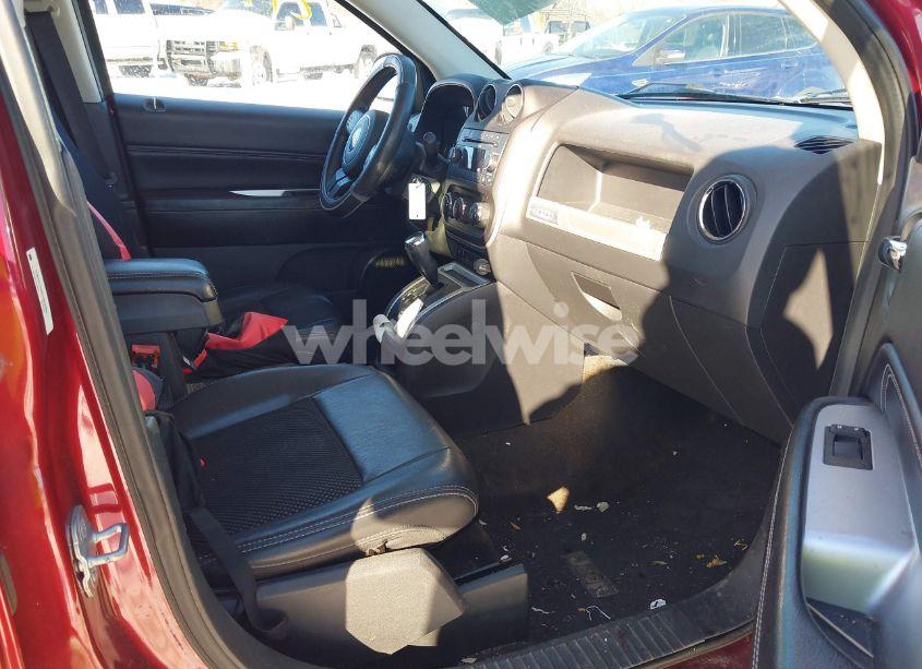 Photo 5 of 2014 Jeep Compass LATITUDE (VIN 1C4NJCEA0ED550580)