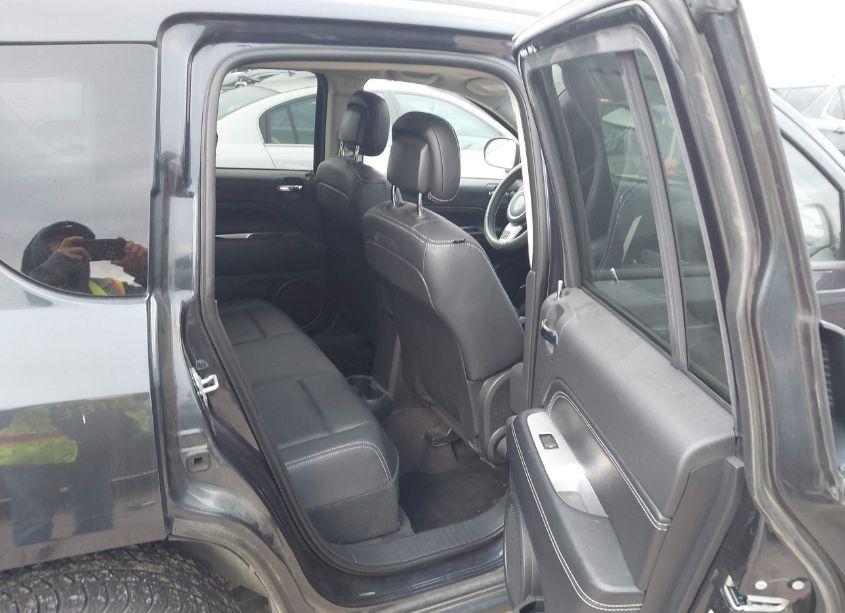 Photo 8 of 2014 Jeep Compass HIGH ALTITUDE (VIN 1C4NJCEA1ED818682)