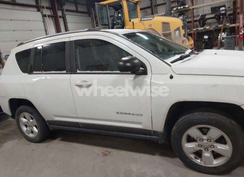 Photo 13 of 2017 Jeep Compass LATITUDE FWD (VIN 1C4NJCEA1HD116169)