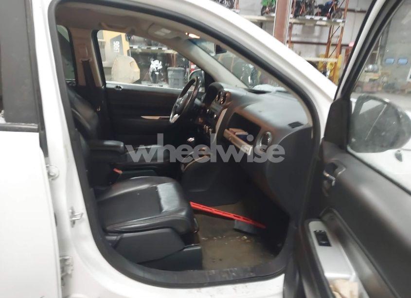 Photo 5 of 2017 Jeep Compass LATITUDE FWD (VIN 1C4NJCEA1HD116169)