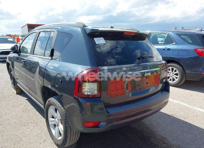 Photo 3 of 2014 Jeep Compass LATITUDE (VIN 1C4NJCEA2ED643388)