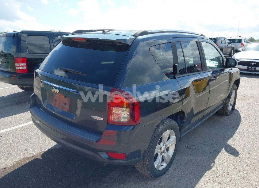 Photo 4 of 2014 Jeep Compass LATITUDE (VIN 1C4NJCEA2ED643388)