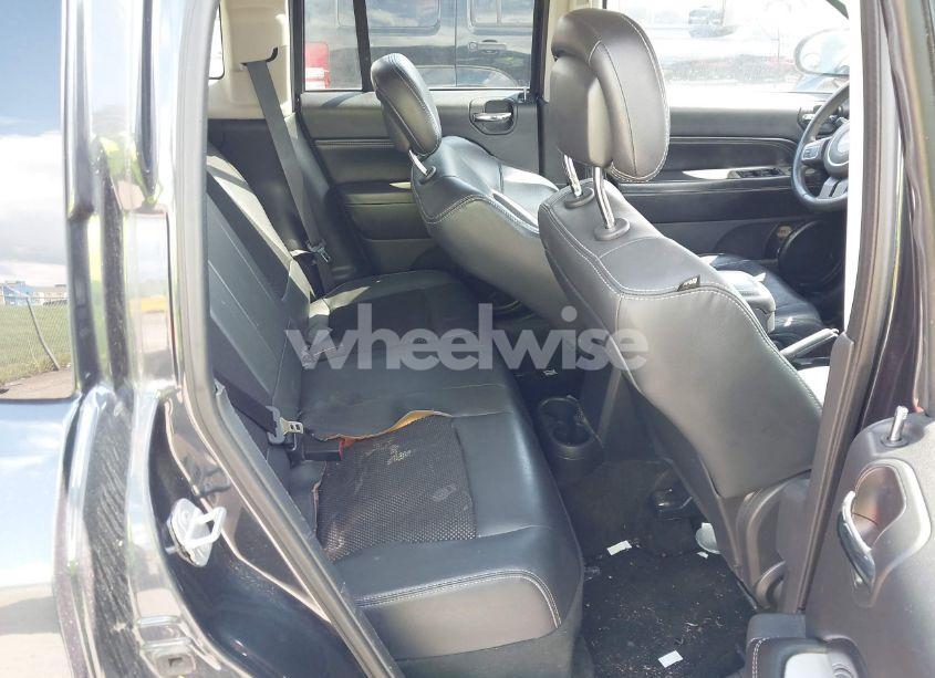 Photo 8 of 2014 Jeep Compass LATITUDE (VIN 1C4NJCEA2ED643388)