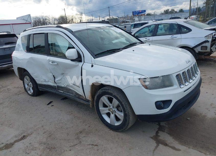 2014 Jeep Compass LATITUDE (VIN 1C4NJCEA2ED647943) main photo