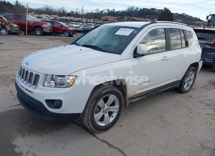 Photo 2 of 2014 Jeep Compass LATITUDE (VIN 1C4NJCEA2ED647943)