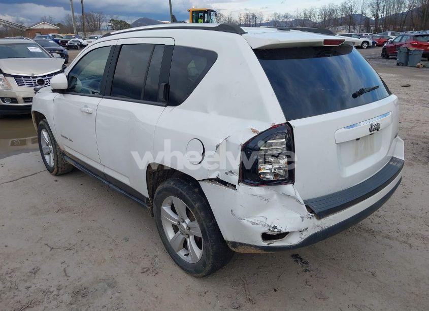 Photo 3 of 2014 Jeep Compass LATITUDE (VIN 1C4NJCEA2ED647943)