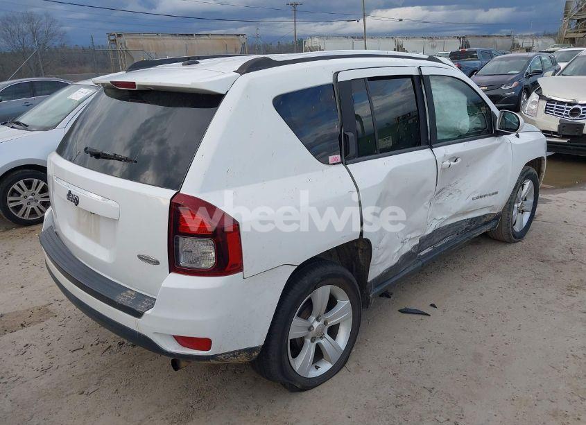 Photo 4 of 2014 Jeep Compass LATITUDE (VIN 1C4NJCEA2ED647943)