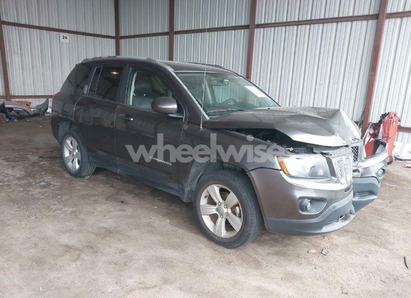 2016 Jeep Compass LATITUDE (VIN 1C4NJCEA2GD599833) main photo