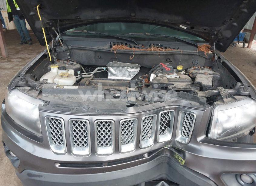 Photo 10 of 2016 Jeep Compass LATITUDE (VIN 1C4NJCEA2GD599833)