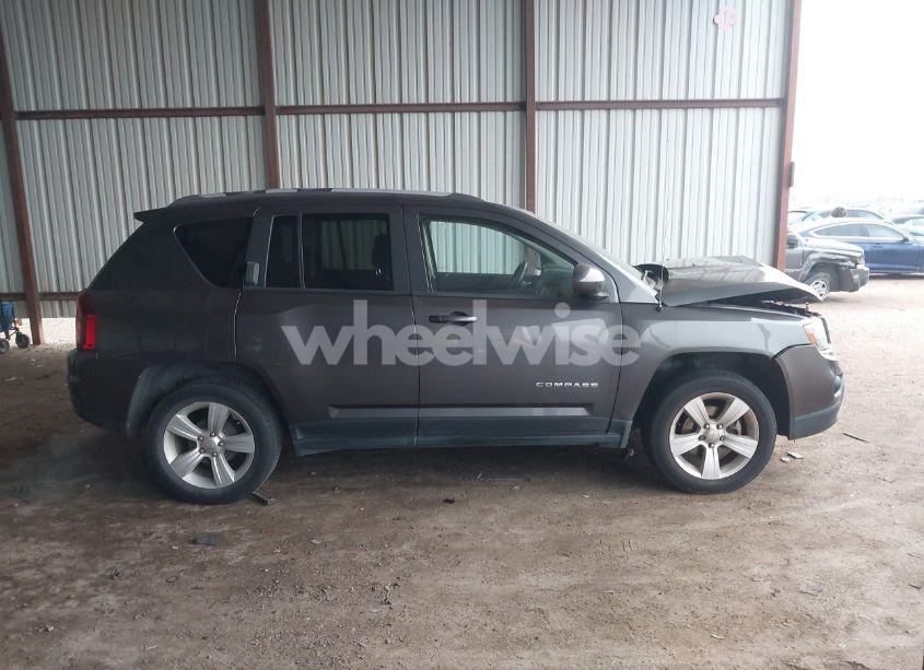 Photo 14 of 2016 Jeep Compass LATITUDE (VIN 1C4NJCEA2GD599833)