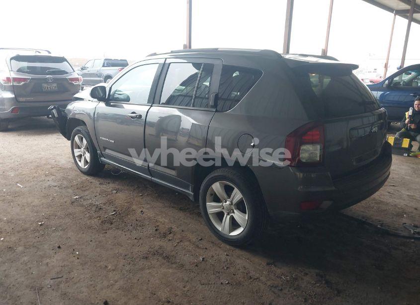 Photo 3 of 2016 Jeep Compass LATITUDE (VIN 1C4NJCEA2GD599833)