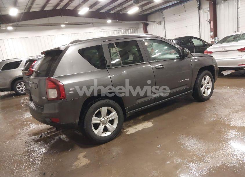 Photo 4 of 2016 Jeep Compass LATITUDE (VIN 1C4NJCEA2GD615044)