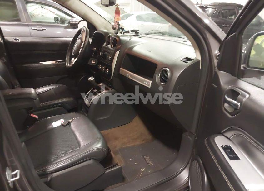 Photo 5 of 2016 Jeep Compass LATITUDE (VIN 1C4NJCEA2GD615044)