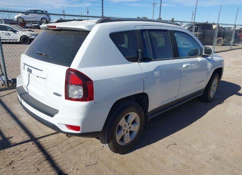 Photo 4 of 2016 Jeep Compass LATITUDE (VIN 1C4NJCEA2GD744319)