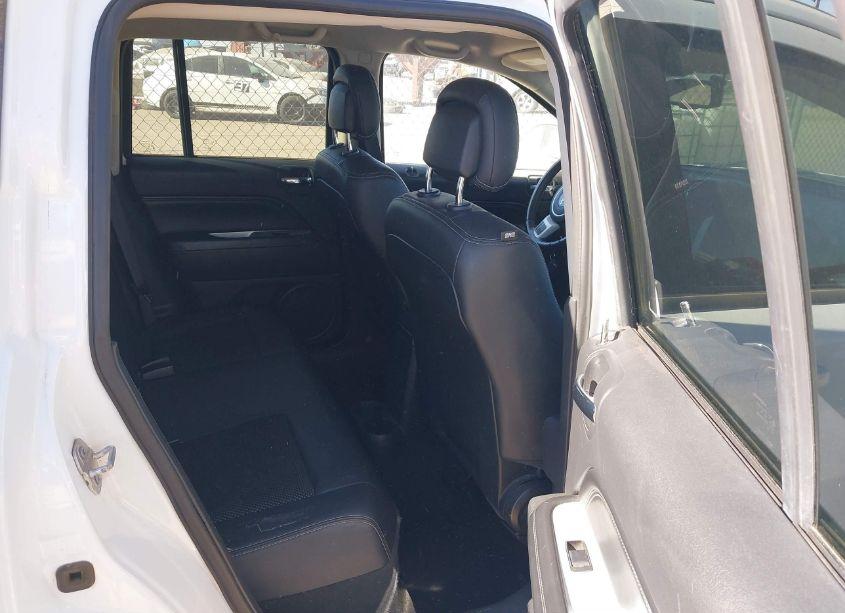 Photo 8 of 2016 Jeep Compass LATITUDE (VIN 1C4NJCEA2GD744319)