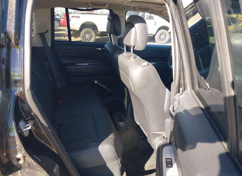 Photo 8 of 2016 Jeep Compass HIGH ALTITUDE EDITION (VIN 1C4NJCEA2GD761735)