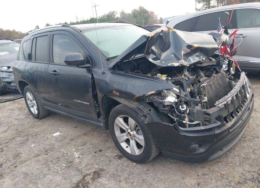 2014 Jeep Compass LATITUDE (VIN 1C4NJCEA3ED678666) main photo