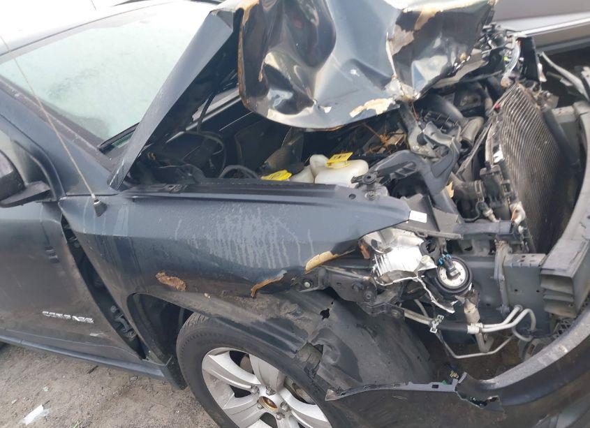 Photo 11 of 2014 Jeep Compass LATITUDE (VIN 1C4NJCEA3ED678666)