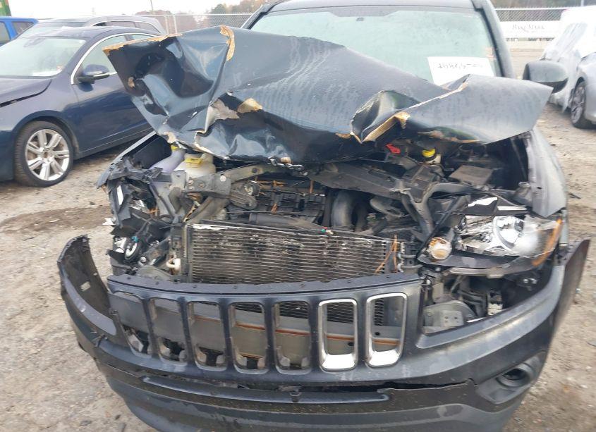 Photo 6 of 2014 Jeep Compass LATITUDE (VIN 1C4NJCEA3ED678666)