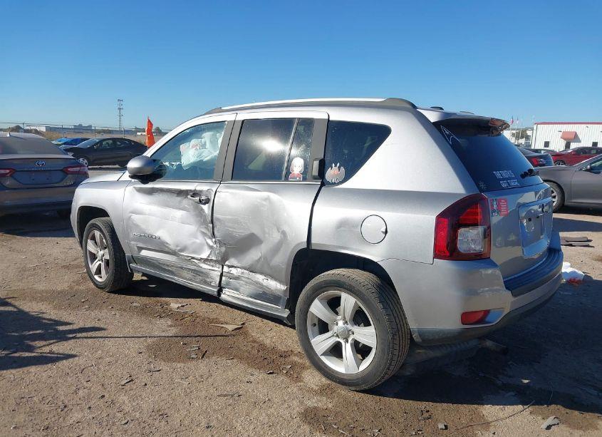 Photo 3 of 2016 Jeep Compass LATITUDE (VIN 1C4NJCEA3GD615182)